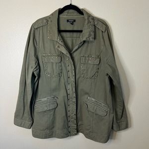 Torrid Green Blazer with Sleek Design